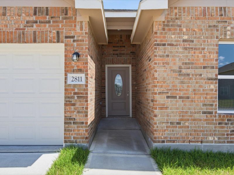 Step into this beautiful new construction home that boasts 3 bedrooms and 2 full bathrooms. Step into this beautiful new construction home that boasts 3 bedrooms and 2 full bathrooms.