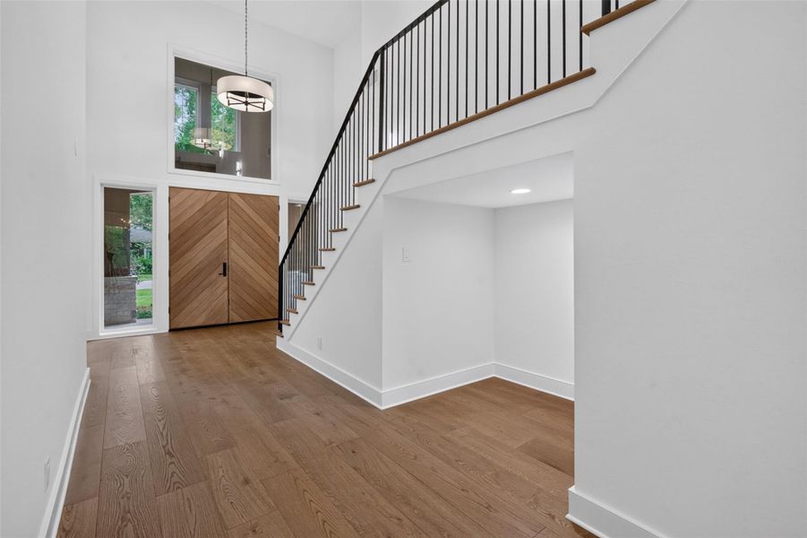 Spacious, unfurnished interior of a new home in , The Woodlands (Image 36).