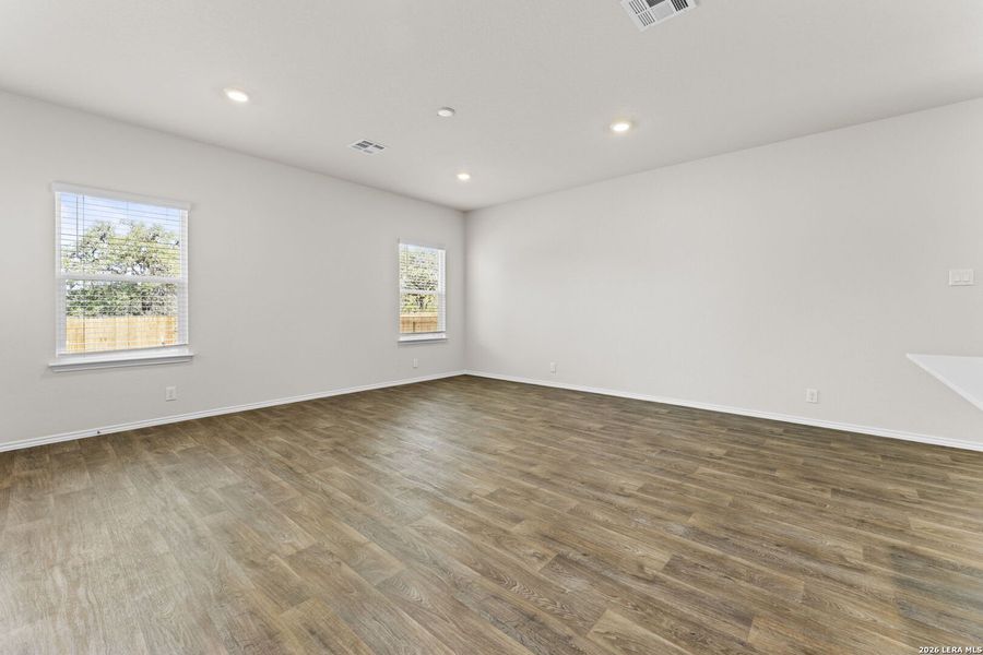 Spacious, unfurnished interior of a new home in Redbird Ranch, San Antonio (Image 26).