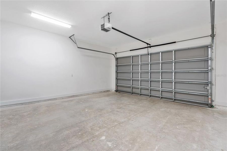Spacious, unfurnished interior of a new home in , Palm Coast (Image 26).