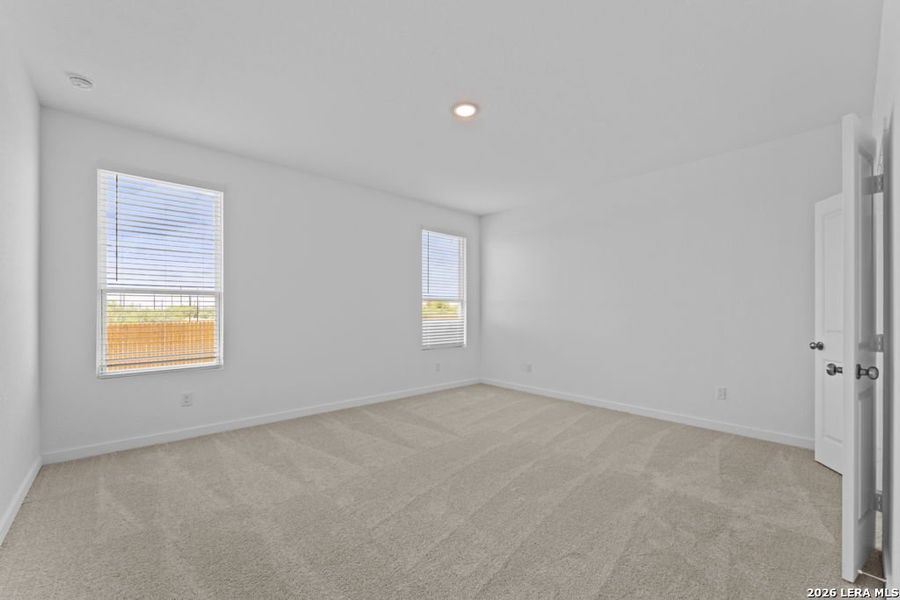 Spacious, unfurnished interior of a new home in Espada, San Antonio (Image 14).