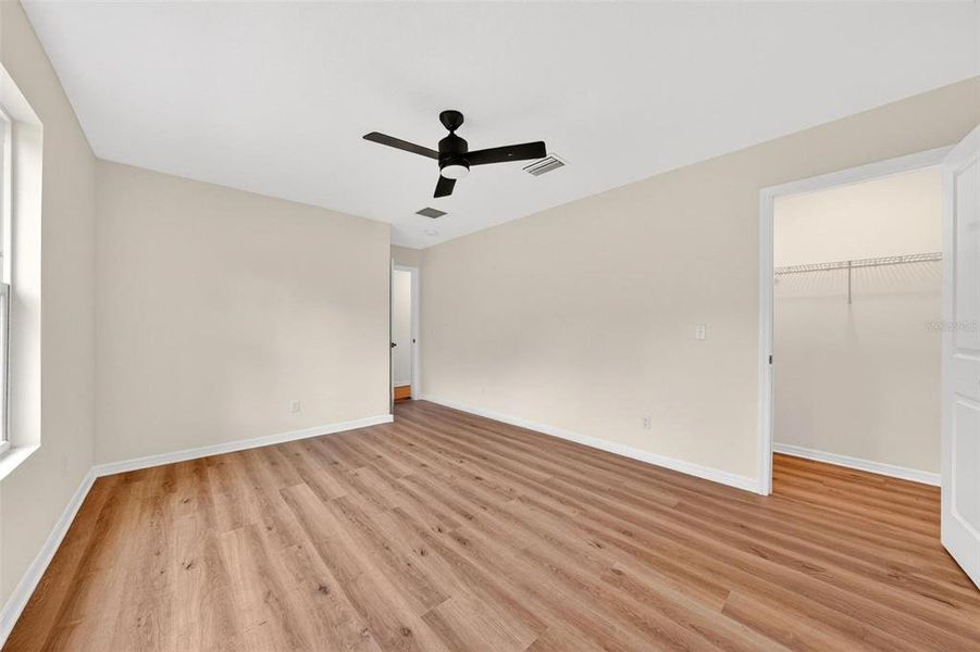 Spacious, unfurnished interior of a new home in , Leesburg (Image 42).
