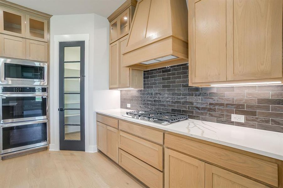 Furnished interior view inside a new home in Waterfall Ranch Estates, Waxahachie (Image 29).
