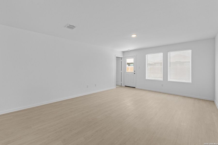Spacious, unfurnished interior of a new home in Higdon Crossing, San Antonio (Image 22). Spacious, unfurnished interior of a new home in Higdon Crossing, San Antonio (Image 22).