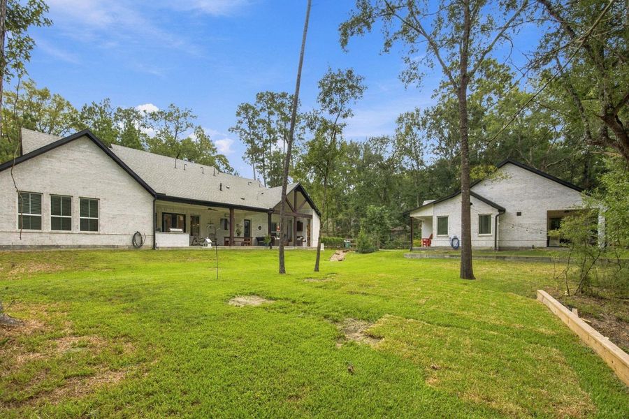 Exterior details and patio area of a home in , Tomball (Image 25).