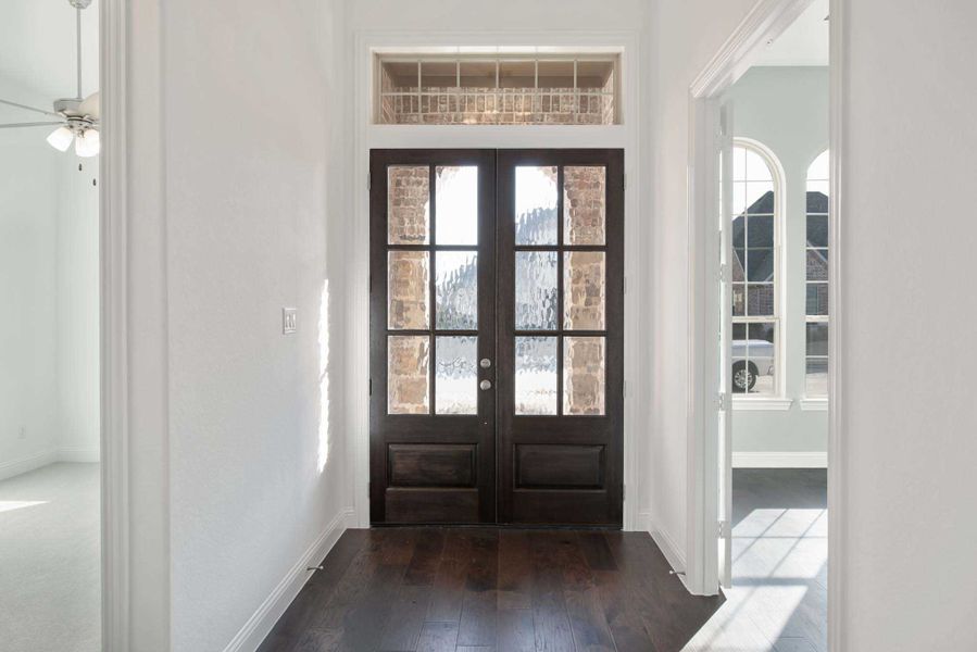 Representative unfurnished interior of a home built from the 217 by Highland Homes in Cross Creek West, Fulshear (Image 21).