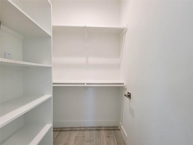 Spacious, unfurnished interior of a new home in , Houston (Image 22).