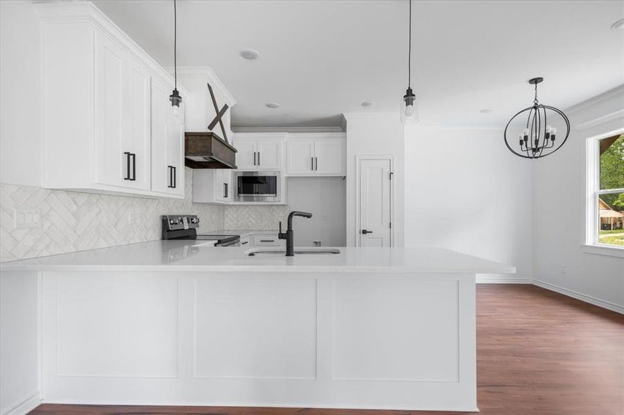 Furnished interior view inside a new home in , Tyler (Image 6).