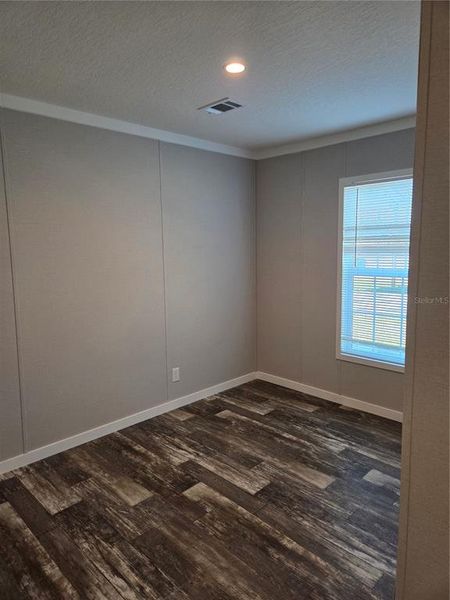Spacious, unfurnished interior of a new home in , Plant City (Image 13).