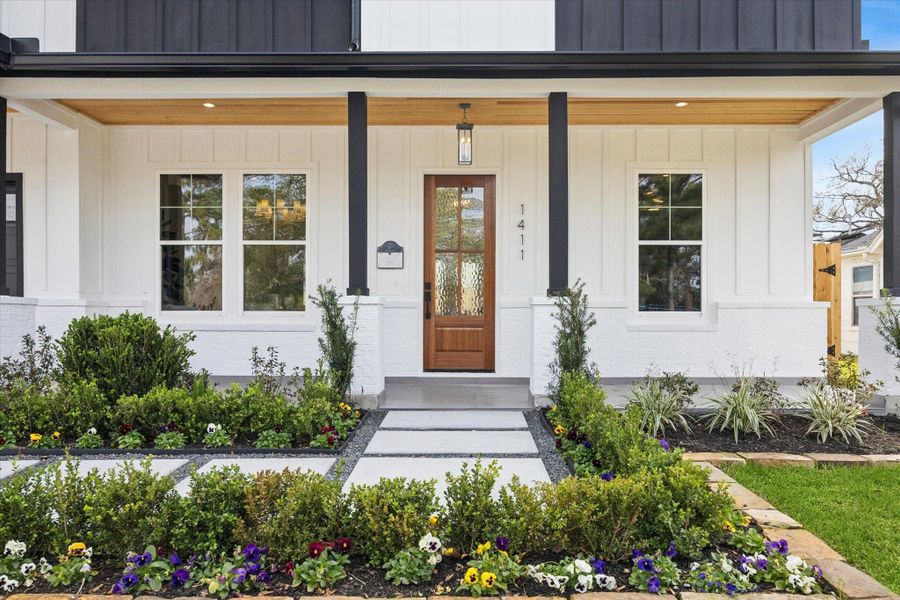 Exterior details and patio area of a home in , Houston (Image 3).