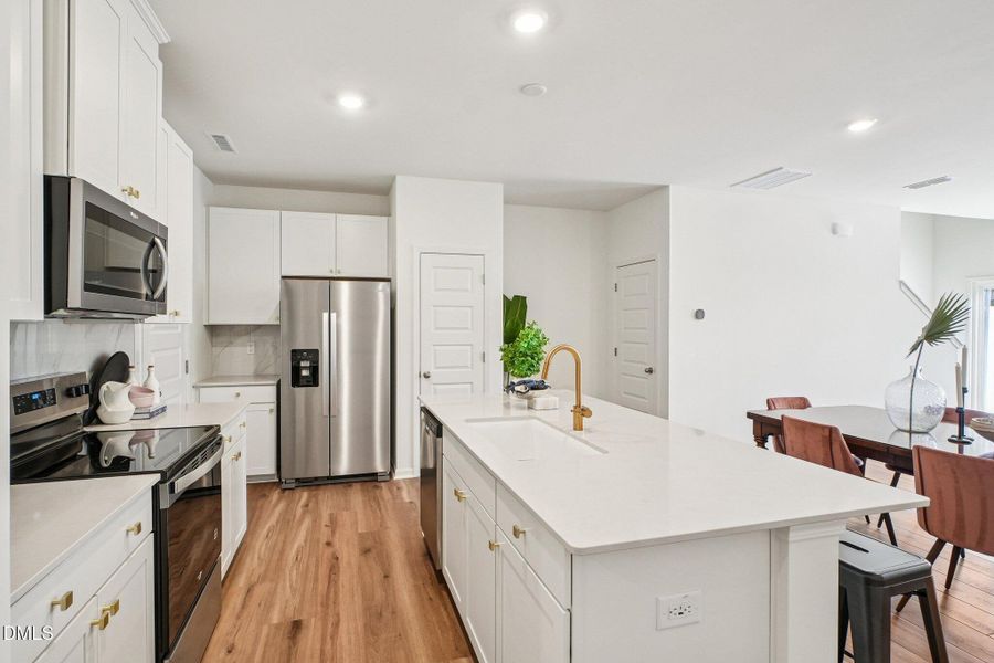 13-web-or-mls-Parker Ln-S1202-013