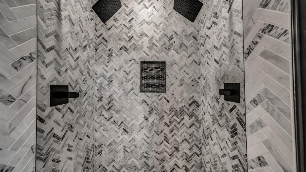 Close-up of interior finishes inside a home in Saddle Crest Estates, Weatherford (Image 11).