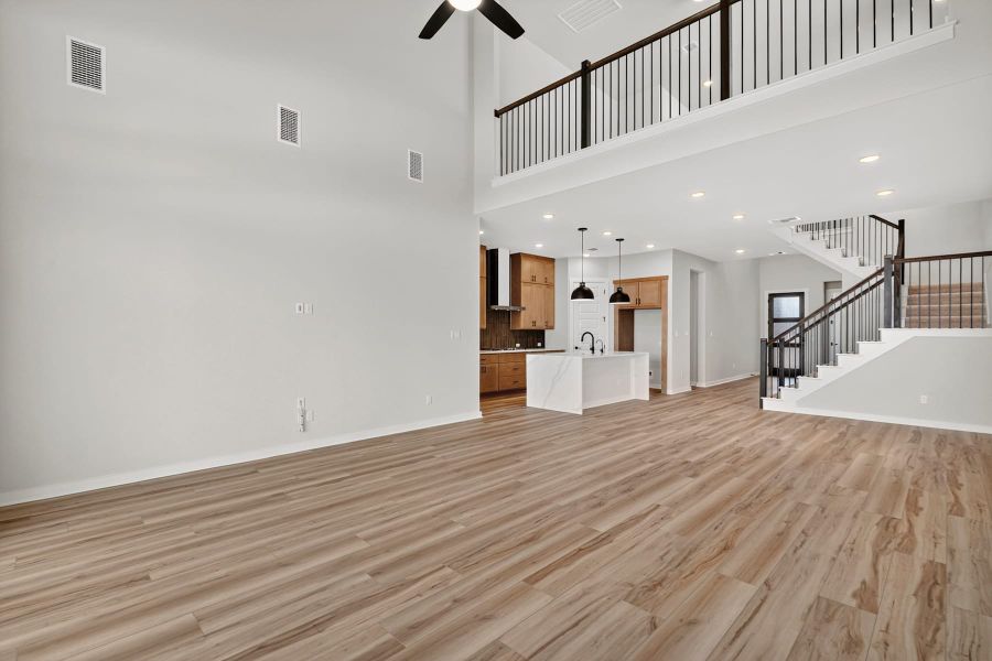 Spacious, unfurnished interior of a new home in Lariat, Liberty Hill (Image 30).