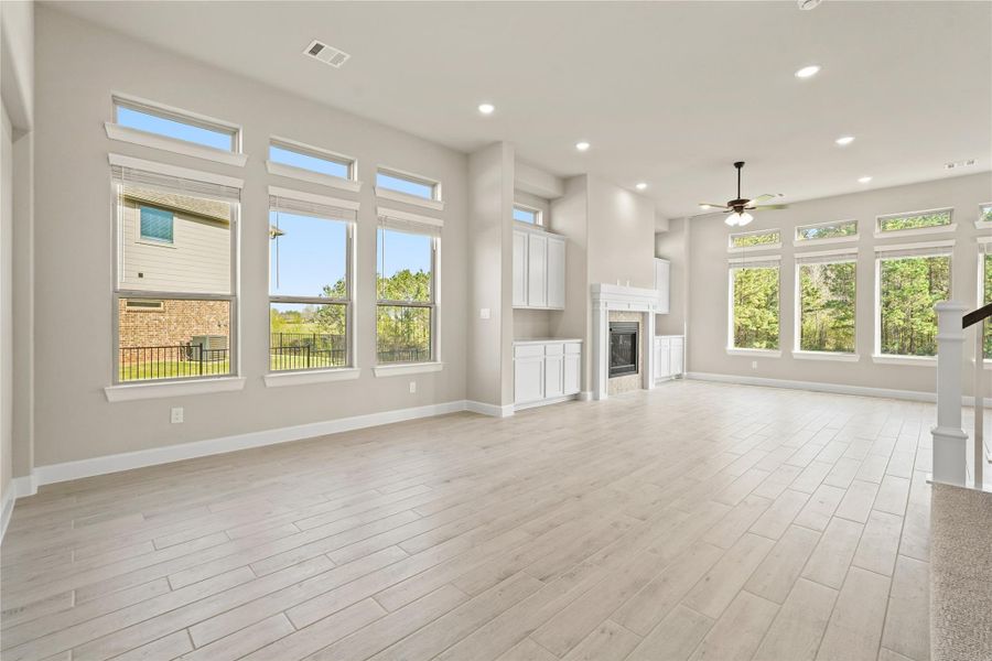 Spacious, unfurnished interior of a new home in Waterstone on Lake Conroe, Montgomery (Image 19).