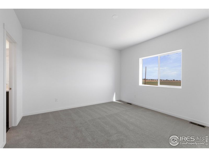 Spacious, unfurnished interior of a new home in Granary, Johnstown (Image 20).