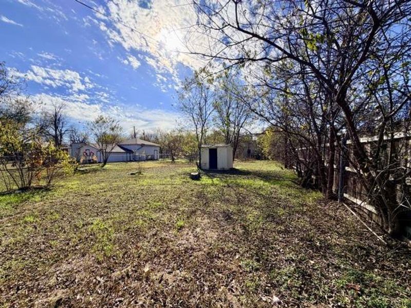 Natural landscape and outdoor views near in Brownwood (Image 18). Natural landscape and outdoor views near in Brownwood (Image 18).