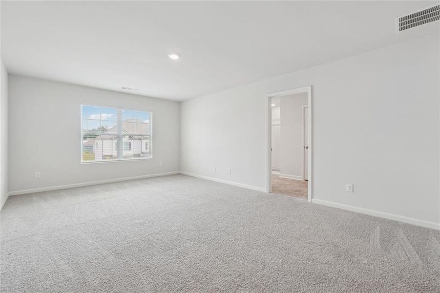 Spacious, unfurnished interior of a new home in , Dallas (Image 28).