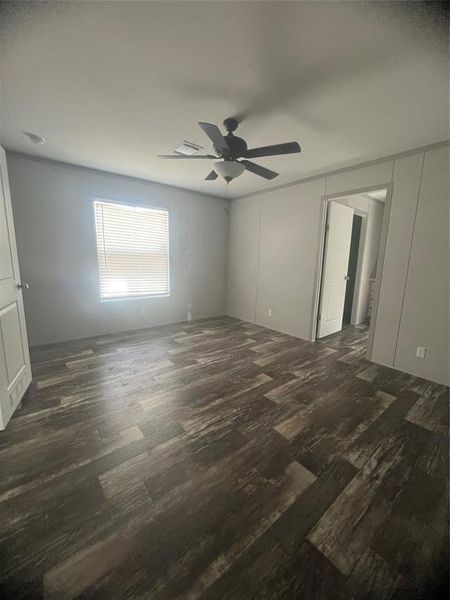 Spacious, unfurnished interior of a new home in , Pelican Bay (Image 8).
