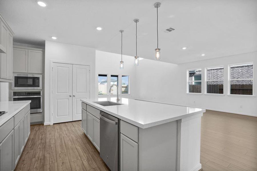 9622 Starry Eyes Lane ~ Ready Now