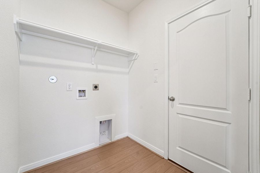 Spacious, unfurnished interior of a new home in Olympia Falls, Fresno (Image 15).