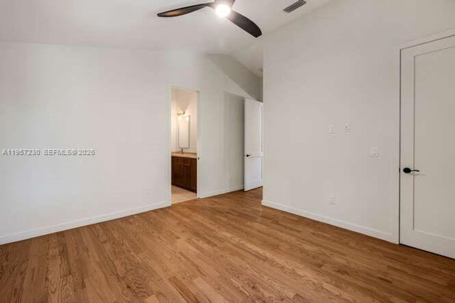 Spacious, unfurnished interior of a new home in , Miami (Image 67).