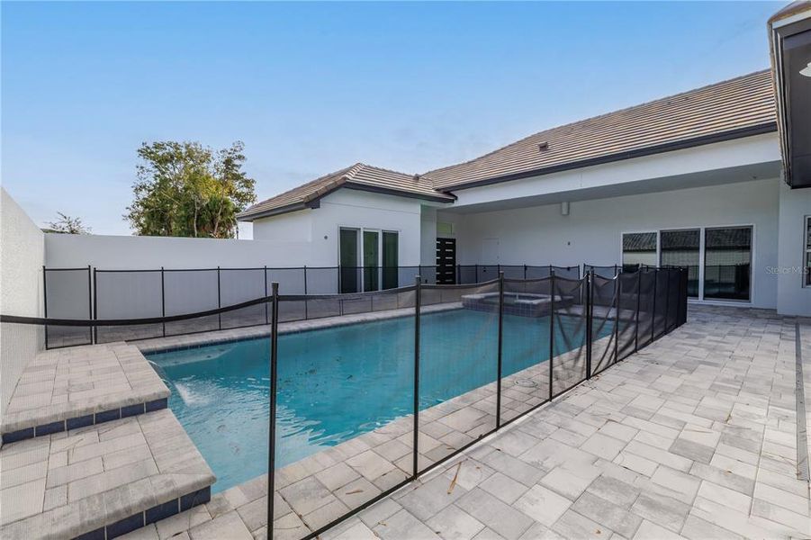 Exterior details and patio area of a home in Toscana, Palm Coast (Image 3).