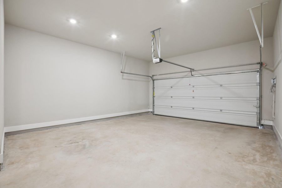 MOVE IN READY!