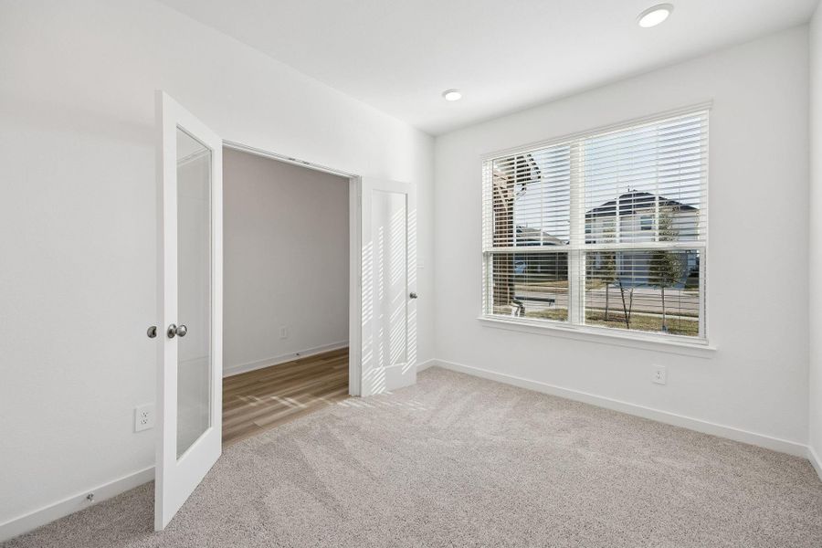 Spacious, unfurnished interior of a new home in Montgomery Bend, Montgomery (Image 16).