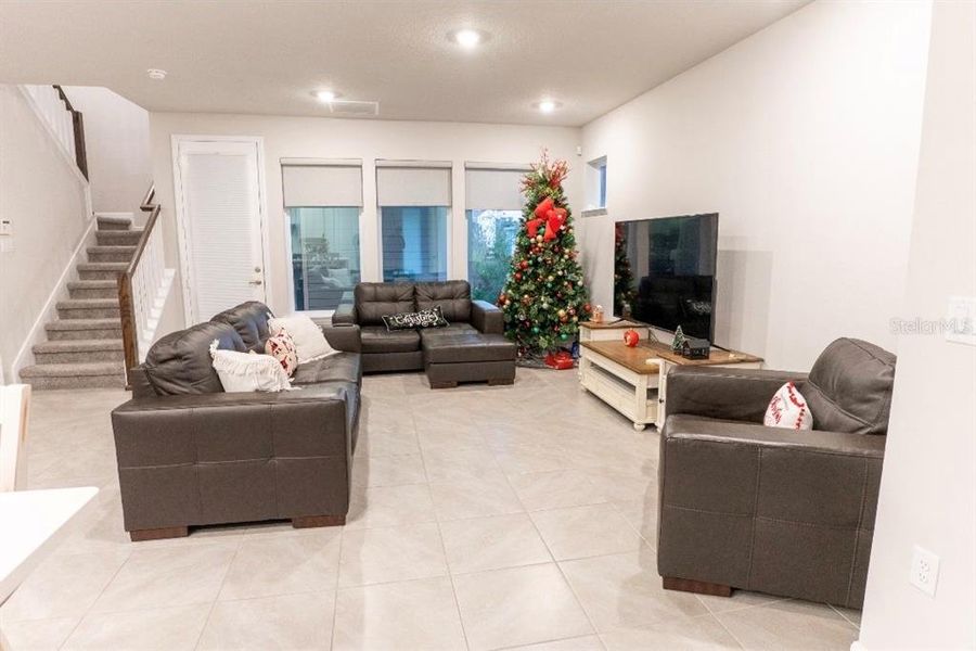 Furnished interior view inside a new home in Weslyn Park in Sunbridge 34', St. Cloud (Image 41).