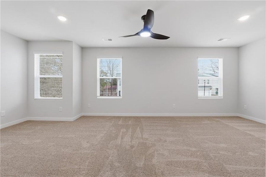 Spacious, unfurnished interior of a new home in The Enclave at Stonewall Station, Union City (Image 22).