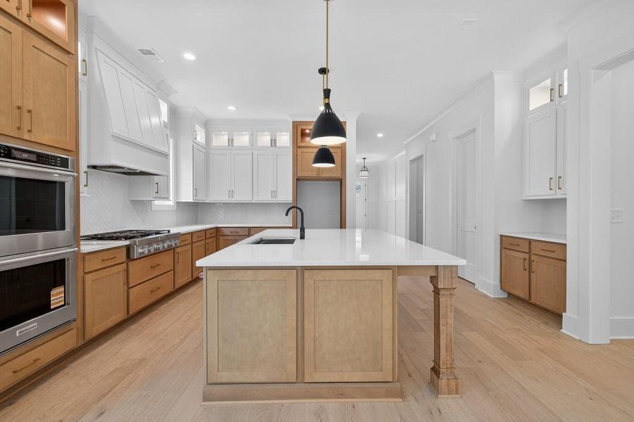 Furnished interior view inside a new home in Livingstone Park, Kennesaw (Image 8).
