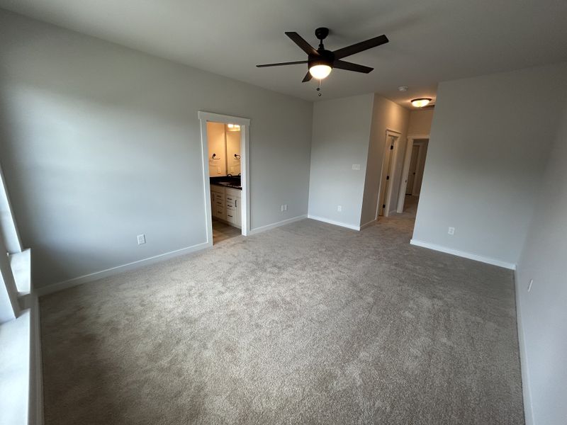 Spacious, unfurnished interior of a new home in Hickory Cove, Burns (Image 13).