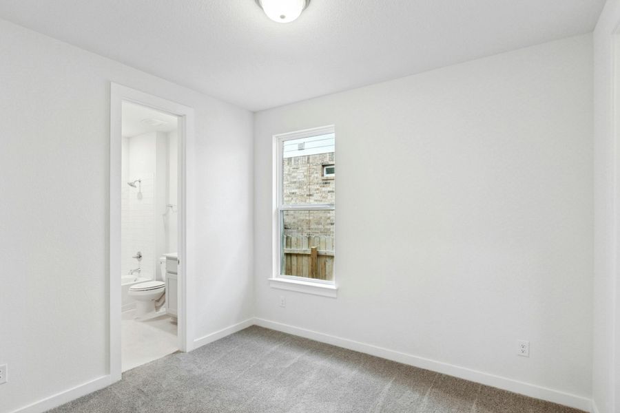 Spacious, unfurnished interior of a new home in University Heights, Round Rock (Image 21).