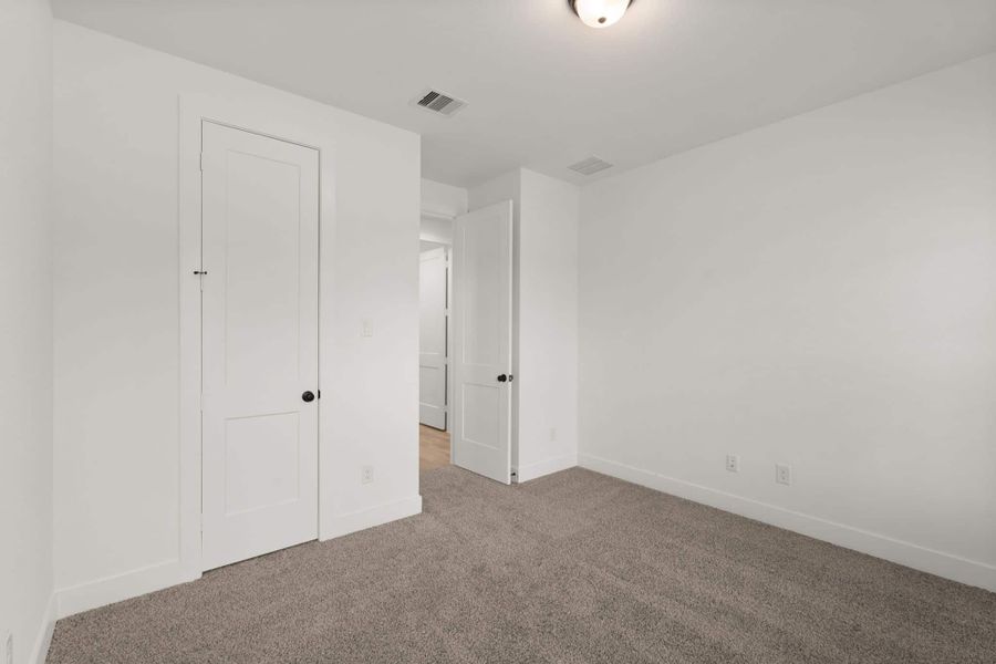 Spacious, unfurnished interior of a new home in The Trails, New Caney (Image 31).