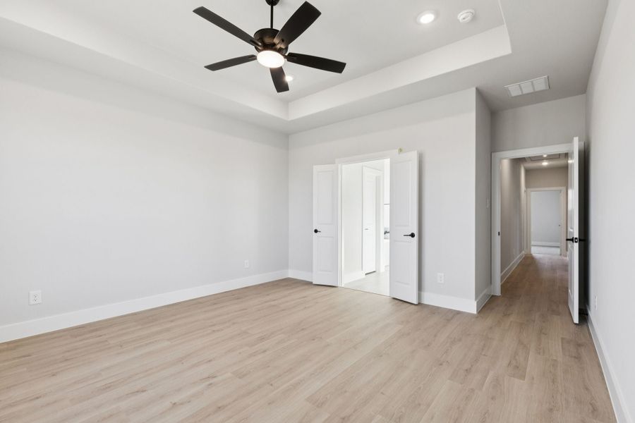 Spacious, unfurnished interior of a new home in Ellis Ranch Estates, Waxahachie (Image 17).