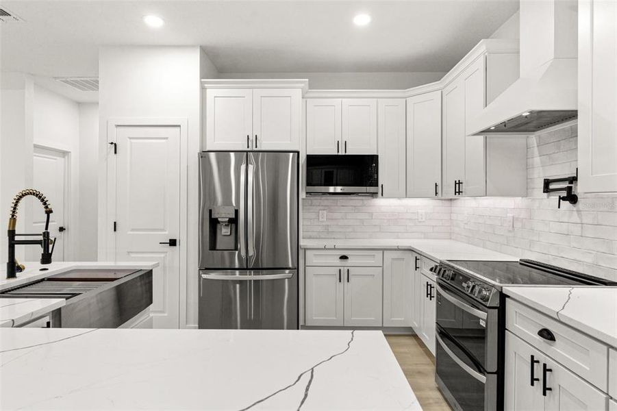 Furnished interior view inside a new home in , Spring Hill (Image 8). Furnished interior view inside a new home in , Spring Hill (Image 8).