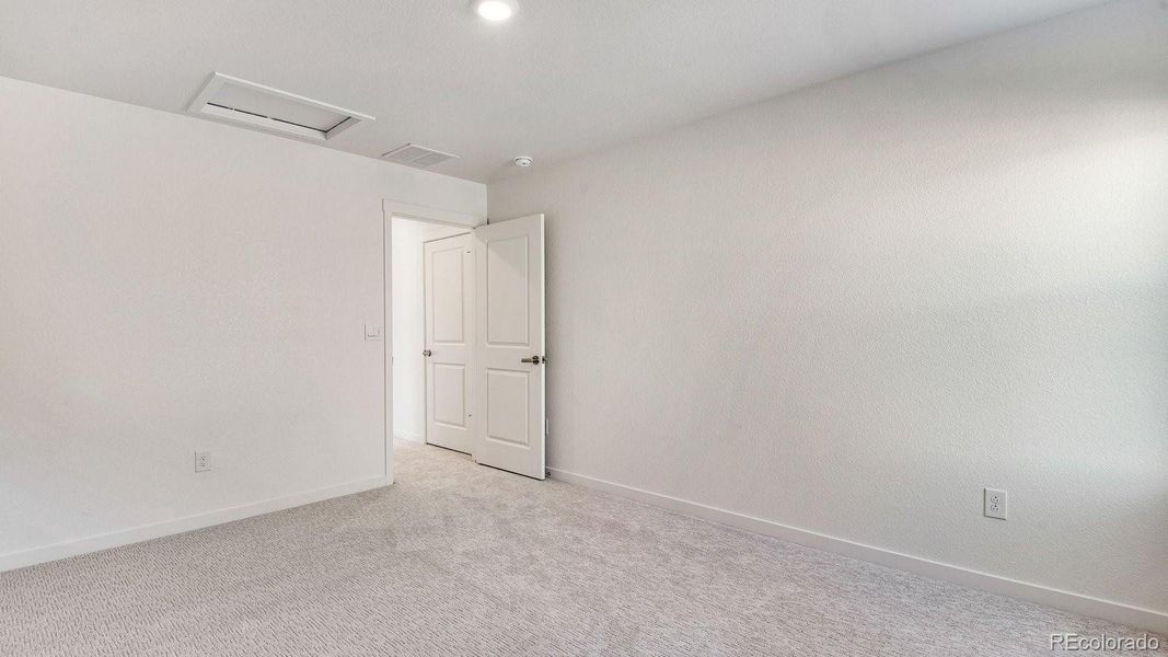 Spacious, unfurnished interior of a new home in Trails at Crowfoot, Parker (Image 21). Spacious, unfurnished interior of a new home in Trails at Crowfoot, Parker (Image 21).
