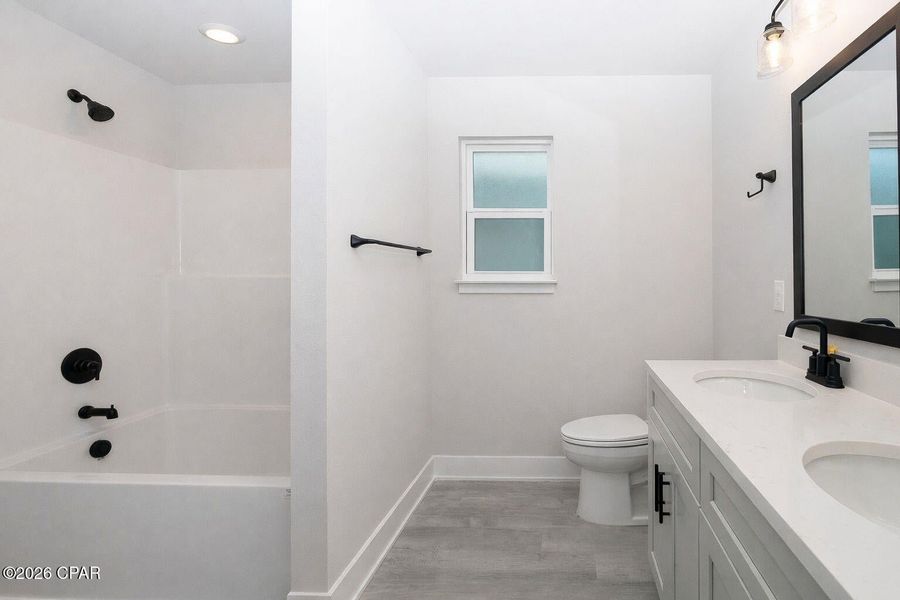 Furnished interior view inside a new home in Fox Glenn, Panama City (Image 8).