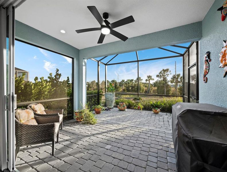 Exterior details and patio area of a home in , Sarasota (Image 4).