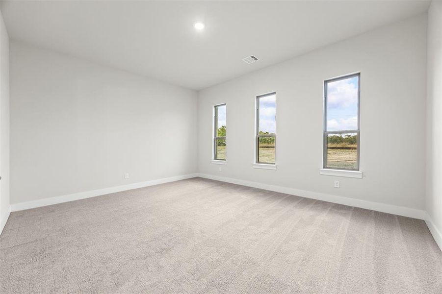 Spacious, unfurnished interior of a new home in Tuscan Estates (1 Acre Lots), Waxahachie (Image 19). Spacious, unfurnished interior of a new home in Tuscan Estates (1 Acre Lots), Waxahachie (Image 19).