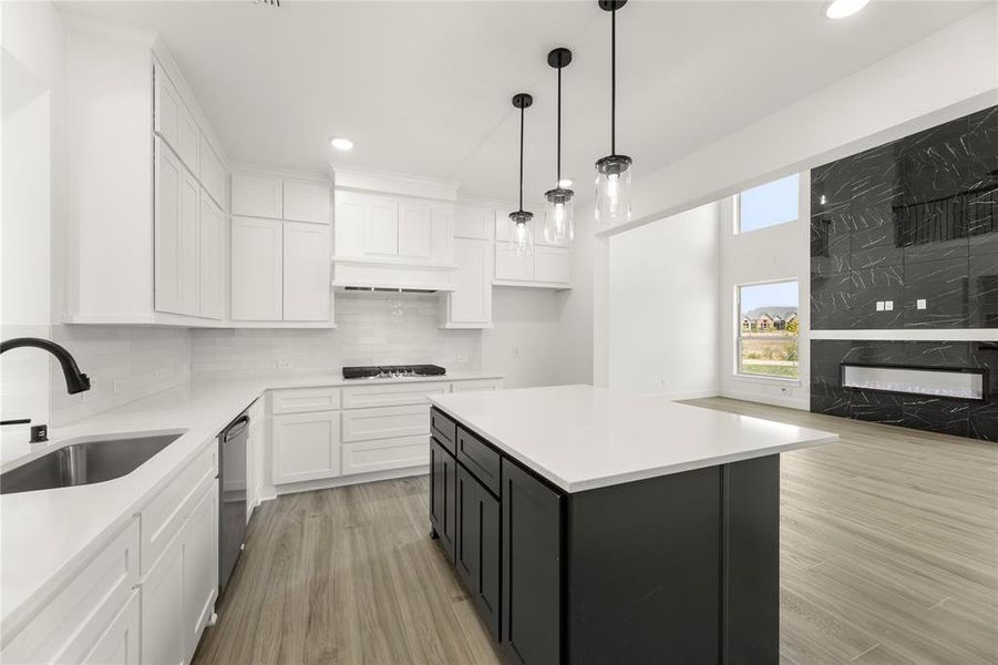 10. 8236 Caprock - Kitchen (3) 10. 8236 Caprock - Kitchen (3)