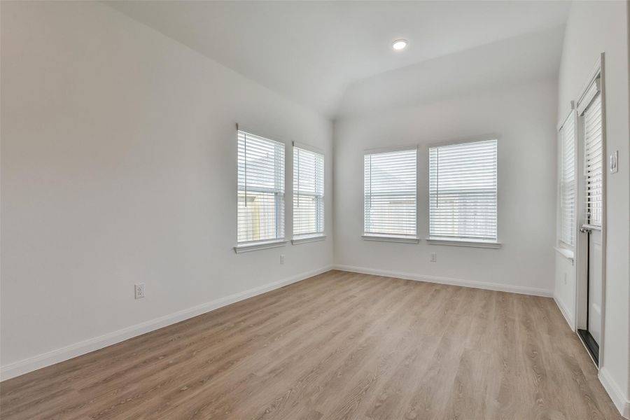 Spacious, unfurnished interior of a new home in King Oaks Village, Baytown (Image 14).