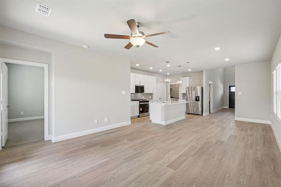 Photo is not of the actual home, but is an inspirational photo of builder’s model home and may depict options, furnishings, and/or decorator features that are not included. Photo is not of the actual home, but is an inspirational photo of builder’s model home and may depict options, furnishings, and/or decorator features that are not included.