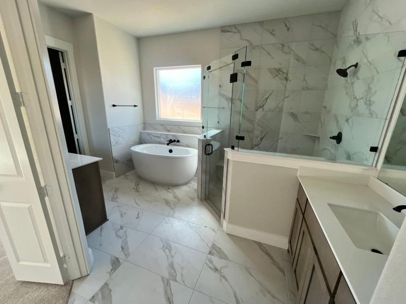 Furnished interior view inside a new home in Eagle Ridge Estates, Weatherford (Image 3).