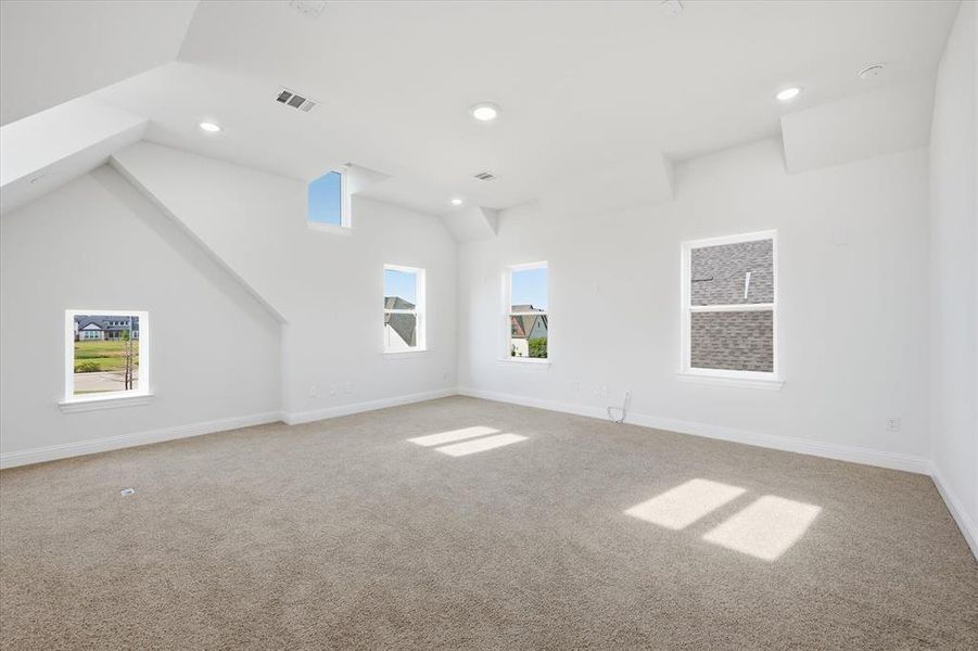 Spacious, unfurnished interior of a new home in , Prosper (Image 21).