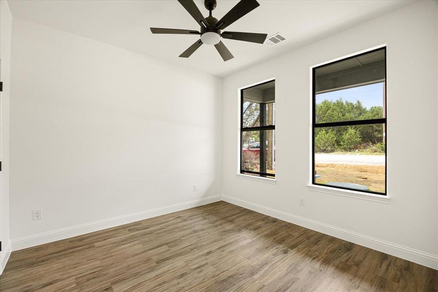 Spacious, unfurnished interior of a new home in , Granbury (Image 23).