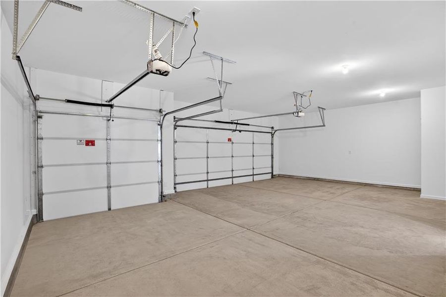 Spacious, unfurnished interior of a new home in Shadow Creek, Jackson (Image 16).