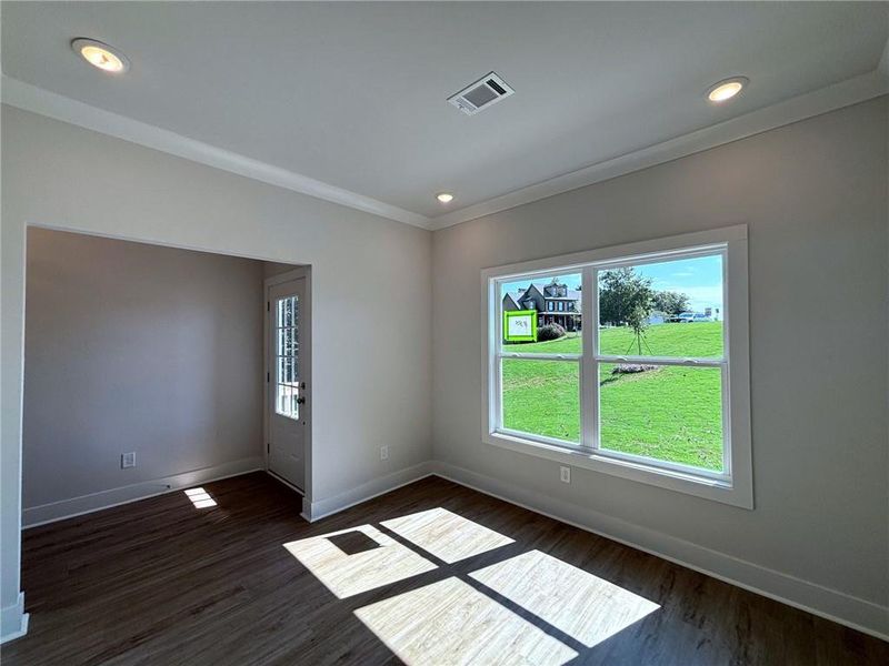 Spacious, unfurnished interior of a new home in , Gainesville (Image 6).