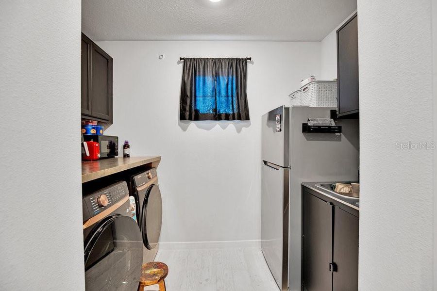 Furnished interior view inside a new home in , Orlando (Image 5).