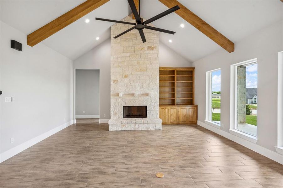 Spacious, unfurnished interior of a new home in , Weatherford (Image 35).
